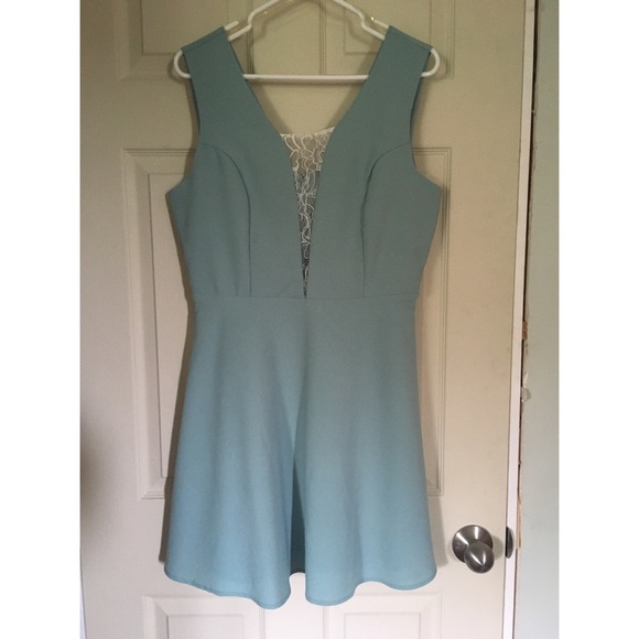 Sea foam lace party dress - Picture 1 of 3